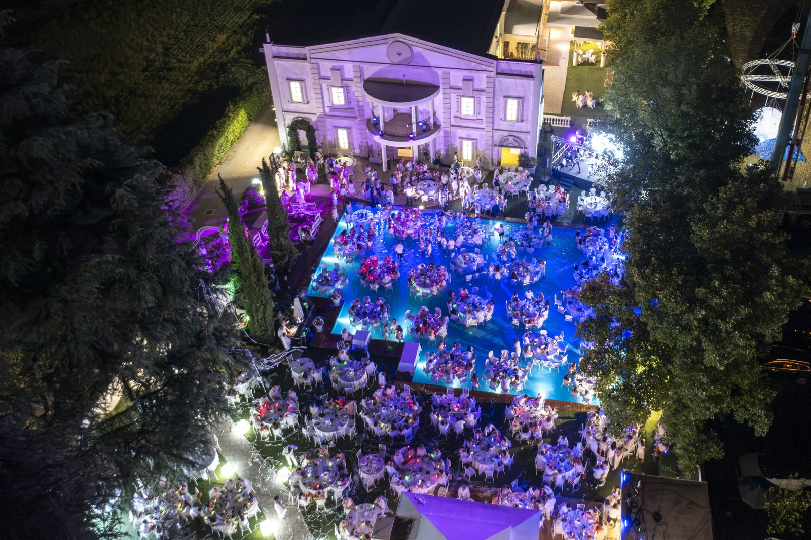 White Dinner Water Show 2026 ph press