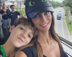 Manuela Arcuri con il figlio in Florida ph IG